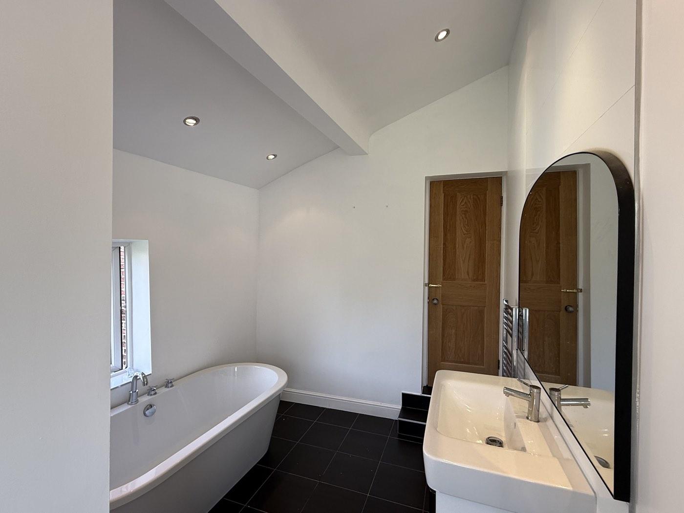 Bathroom Painting & Decorating – photo 3